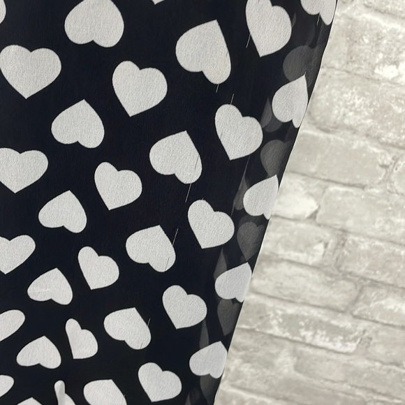 Express Black Heart Tank Top - Picture 2 of 7